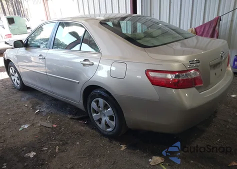 2007 Toyota Camry Le z USA, uszkodzony, nr VIN 4T1BE46K17U610630